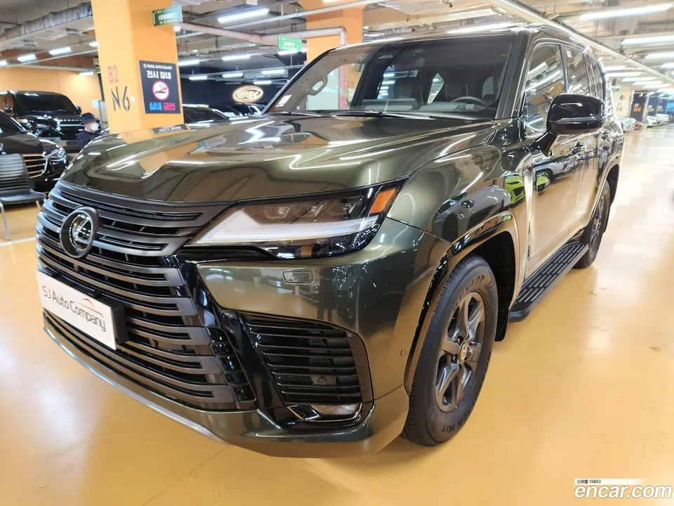 Lexus LX 700h 2025 — thumbnail 3