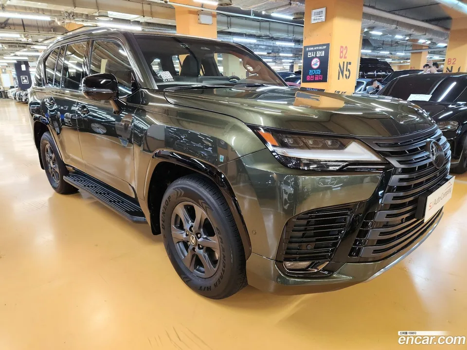 Lexus LX 700h 2025 — thumbnail 4