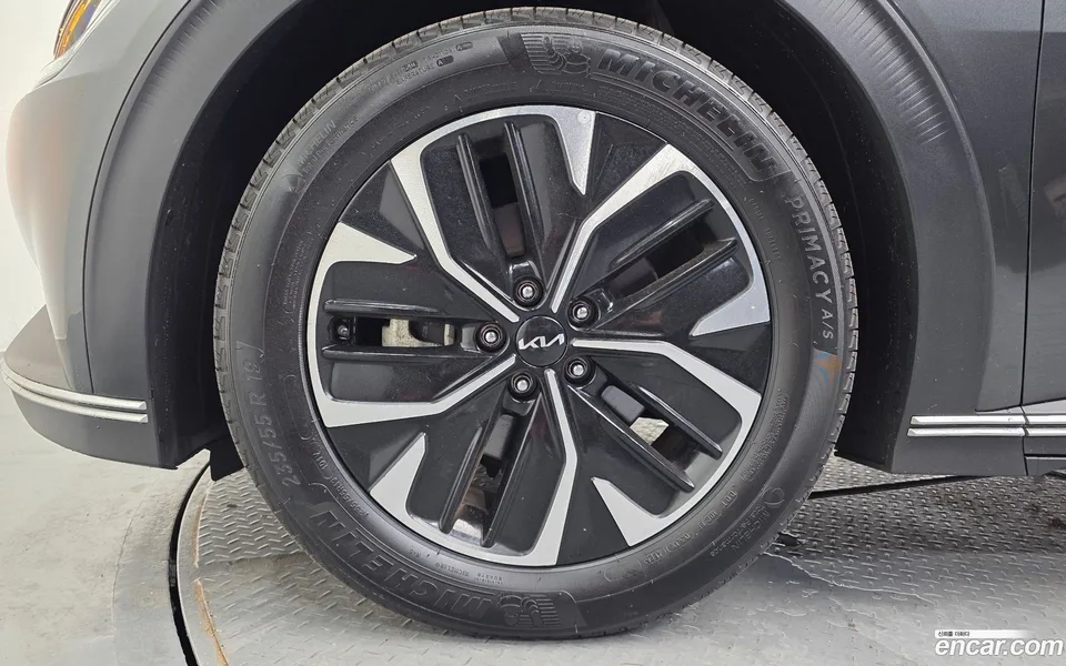 Kia EV6 4WD 2022 — thumbnail 2