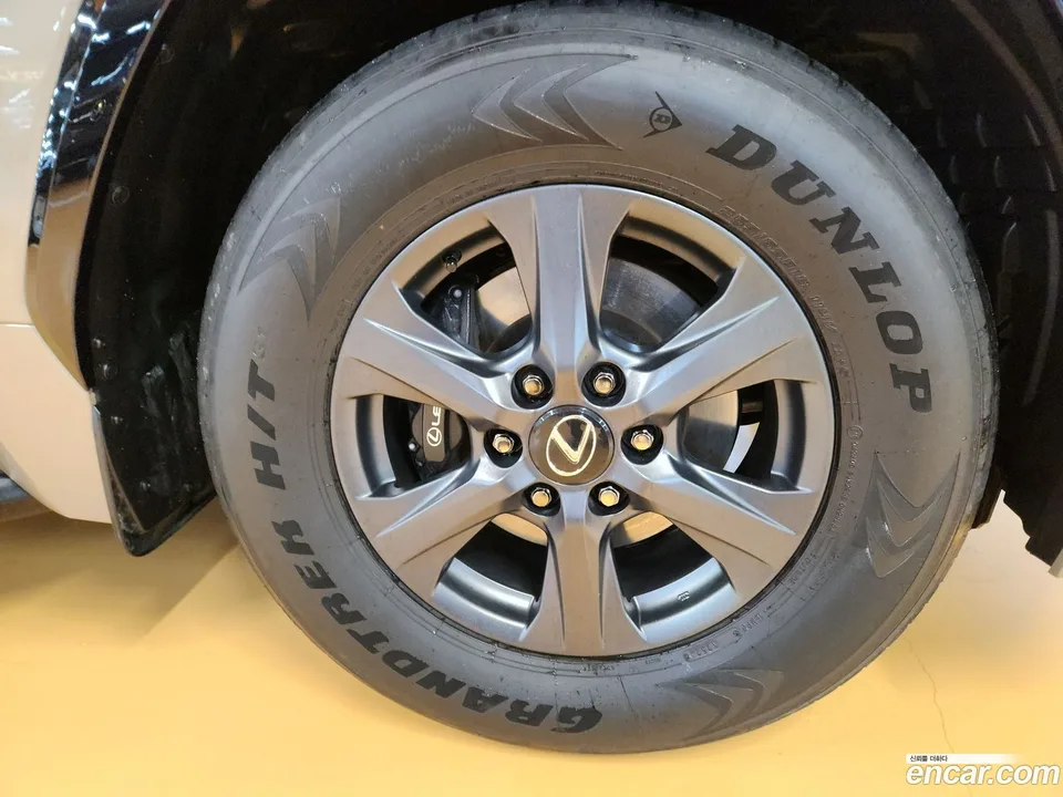Lexus LX 700h 2025 — thumbnail 5