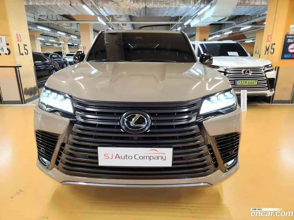 Lexus LX 700h 2025 — photo 1, buy with delivery to Moscow