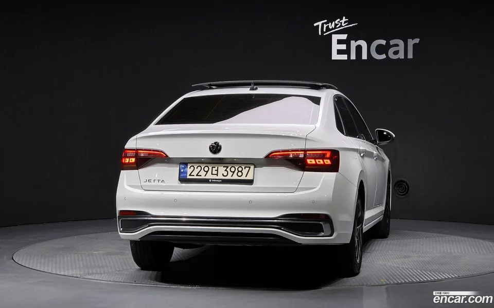 Volkswagen Jetta 1.5 TSI 2023 — миниатюра 4