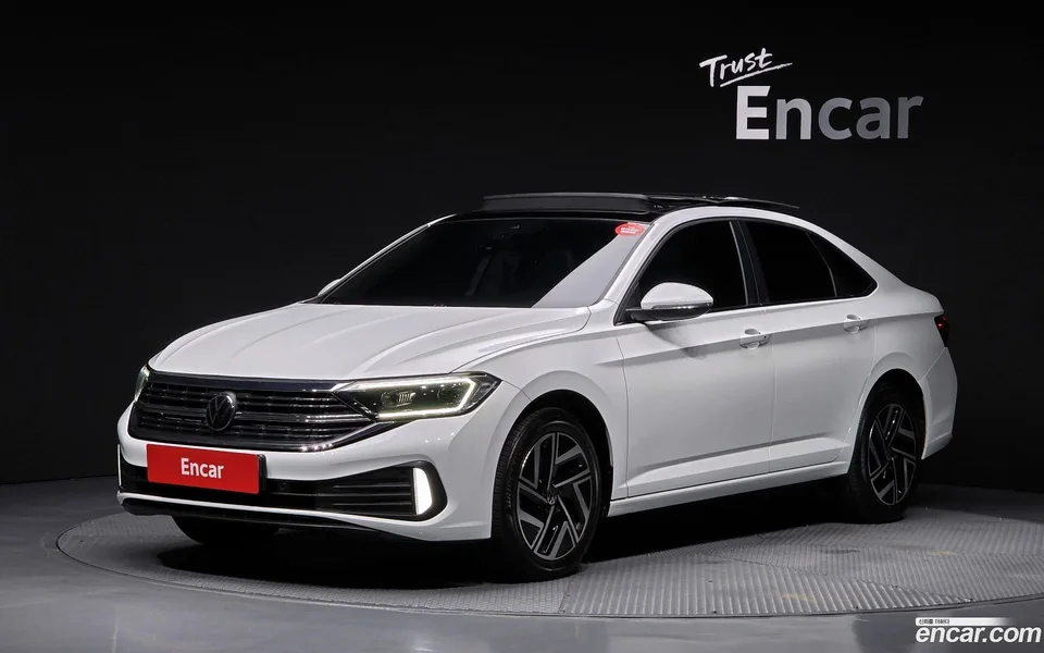 Volkswagen Jetta 1.5 TSI 2023 — фото 1, купить с доставкой в Москву