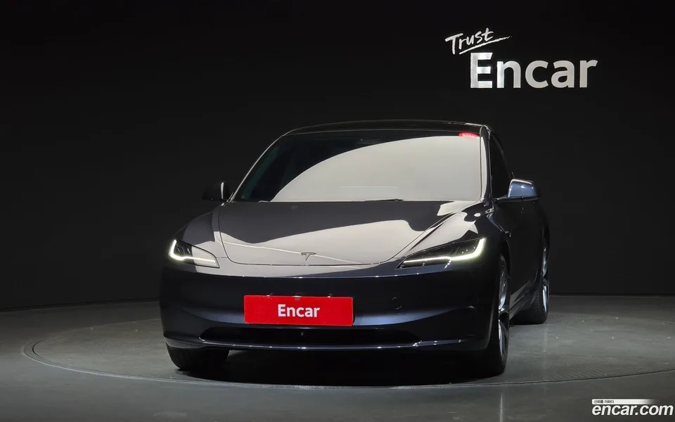Tesla Model 3 AWD 2025 — thumbnail 3