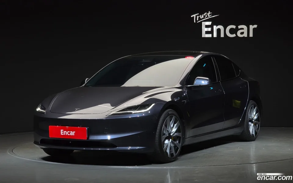 Tesla Model 3 AWD 2025 — photo 1, buy with delivery to Moscow