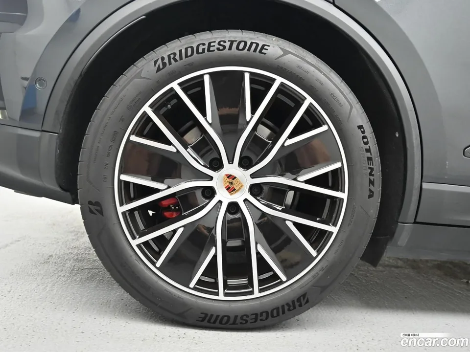 Porsche Macan Electric 4S 2025 — thumbnail 5