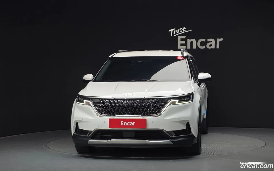 Kia Carnival 9 2023 — thumbnail 3