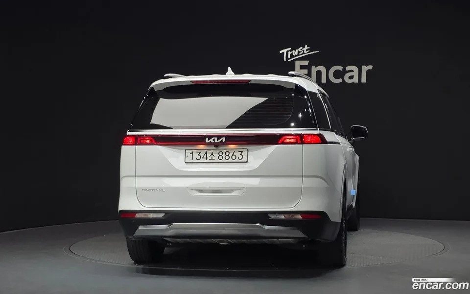 Kia Carnival 9 2023 — thumbnail 4