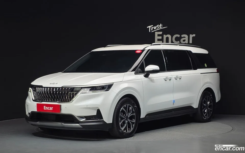 Kia Carnival 9 2023 — photo 1, buy with delivery to Moscow