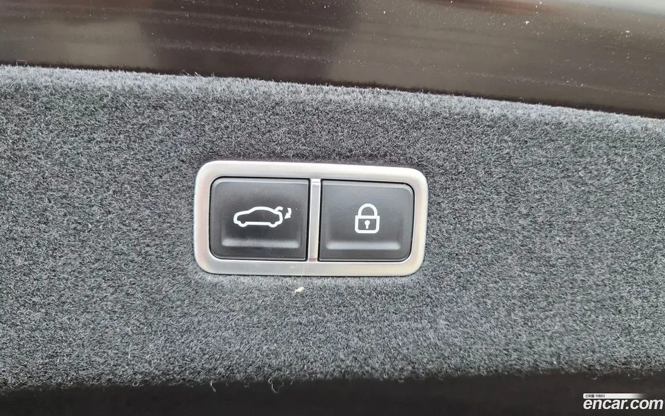 Genesis G90 3.5 AWD 2023 — thumbnail 2