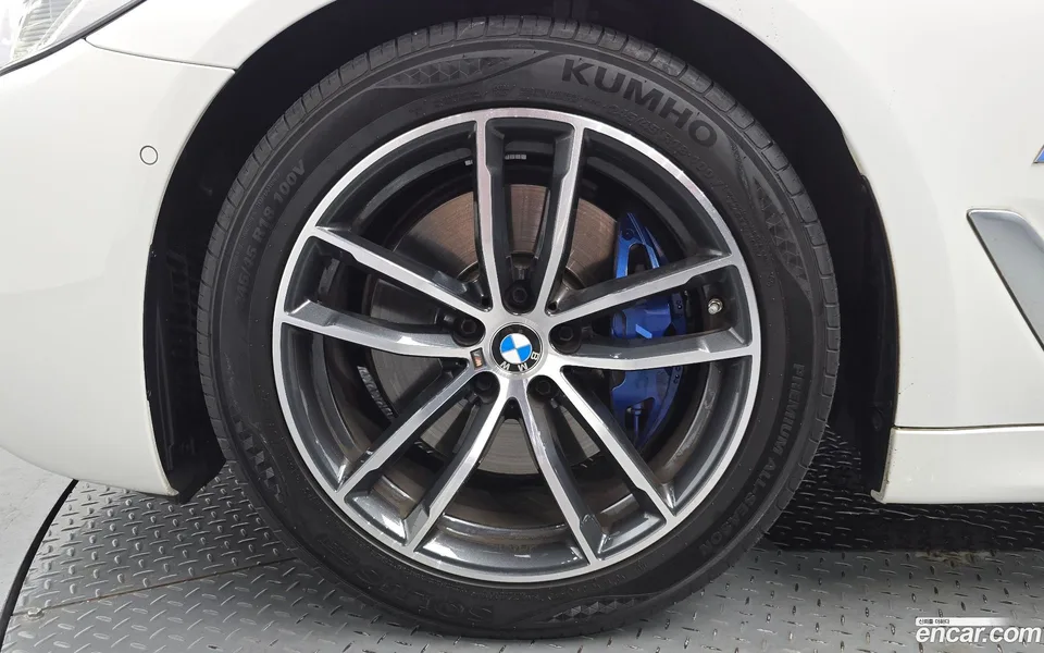BMW 5 Series 520i M 2022 — миниатюра 2