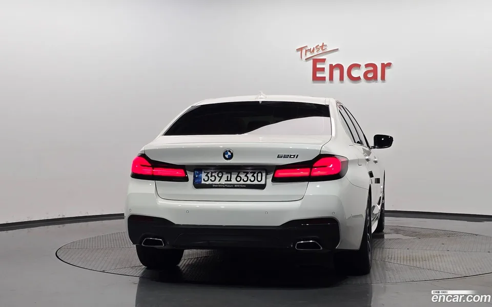 BMW 5 Series 520i M 2022 — миниатюра 4