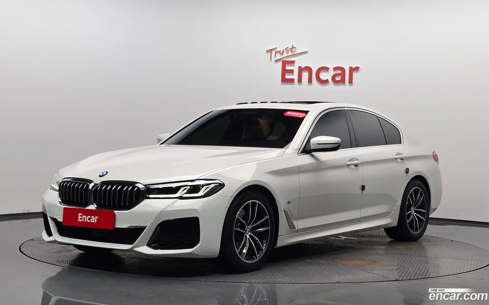 BMW 5 Series 520i M 2022 — фото 1, купить с доставкой в Москву