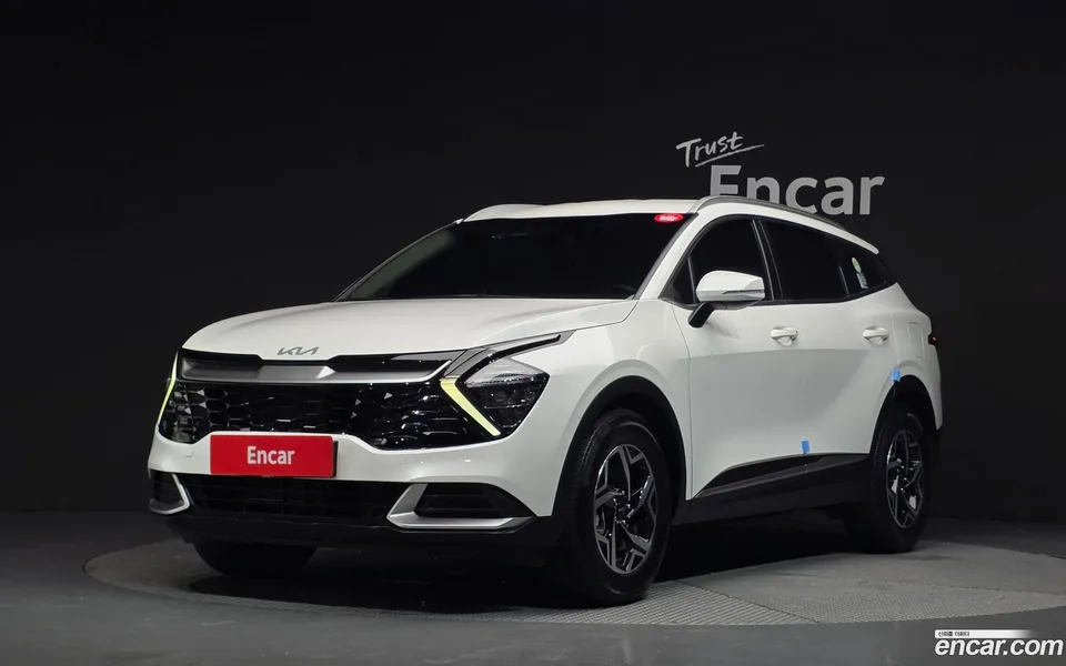 Kia Sportage 2.0 2WD 2023 — фото 1, купить с доставкой в Москву