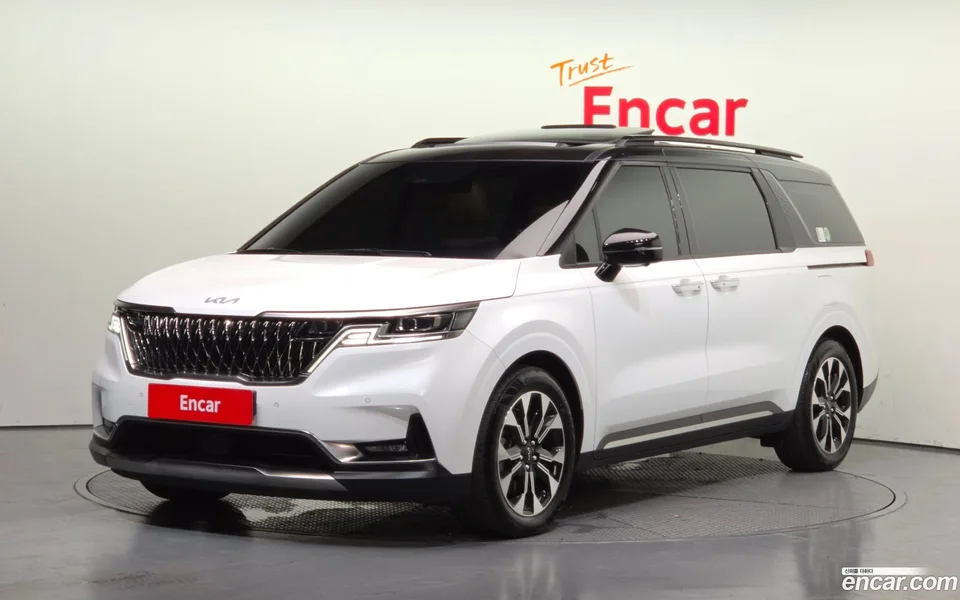 Kia Carnival 9 2023 — photo 1, buy with delivery to Moscow
