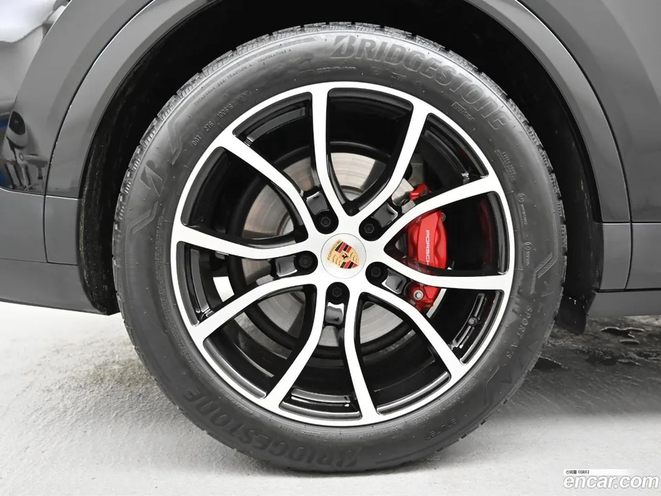 Porsche Cayenne 3.0 S E- 2025 — thumbnail 2