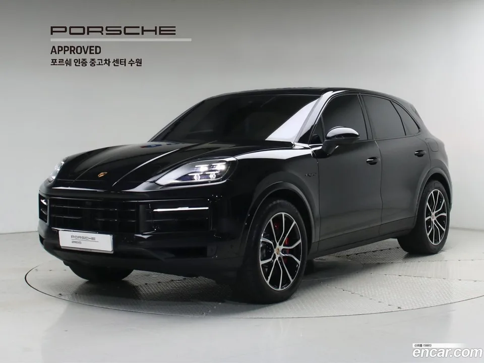 Porsche Cayenne 3.0 S E- 2025 — photo 1, buy with delivery to Moscow