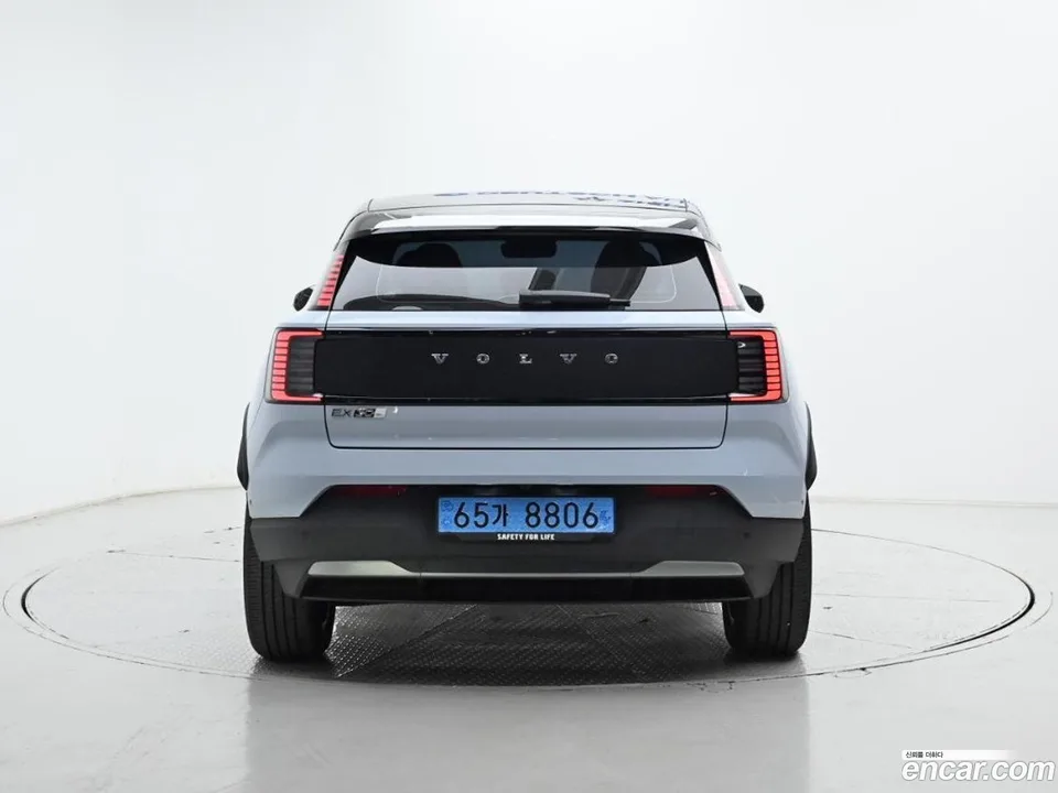 Volvo EX30 Cross Country 2025 — миниатюра 4