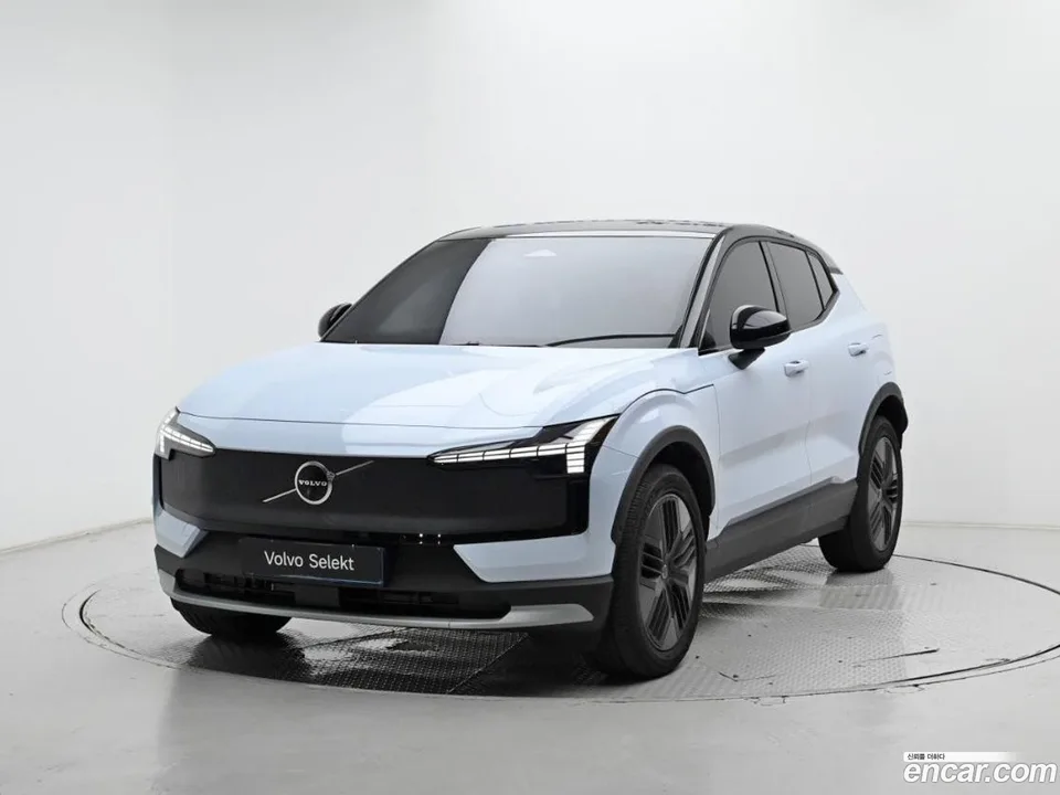Volvo EX30 Cross Country 2025 — фото 1, купить с доставкой в Москву