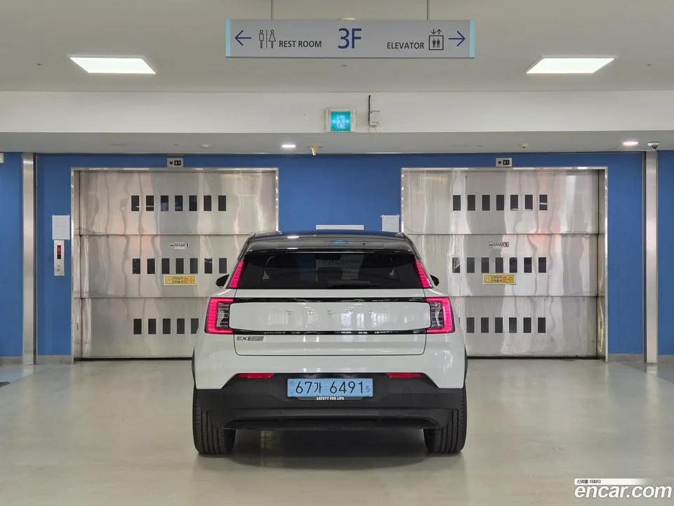 Volvo EX30 2025 — миниатюра 4