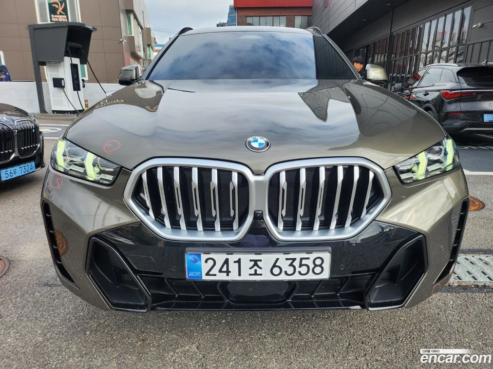 BMW X6 xDrive40i M 2026 — photo 1, buy with delivery to Moscow