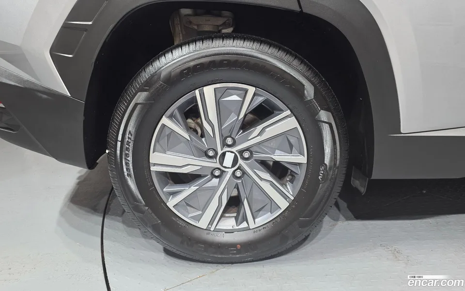 Hyundai Tucson Hybrid 2WD 2023 — thumbnail 5