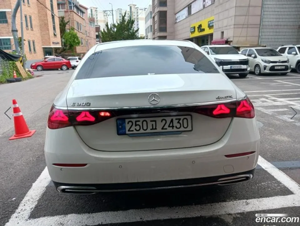 Mercedes-Benz E-Class E300 4MATIC 2024 — миниатюра 2