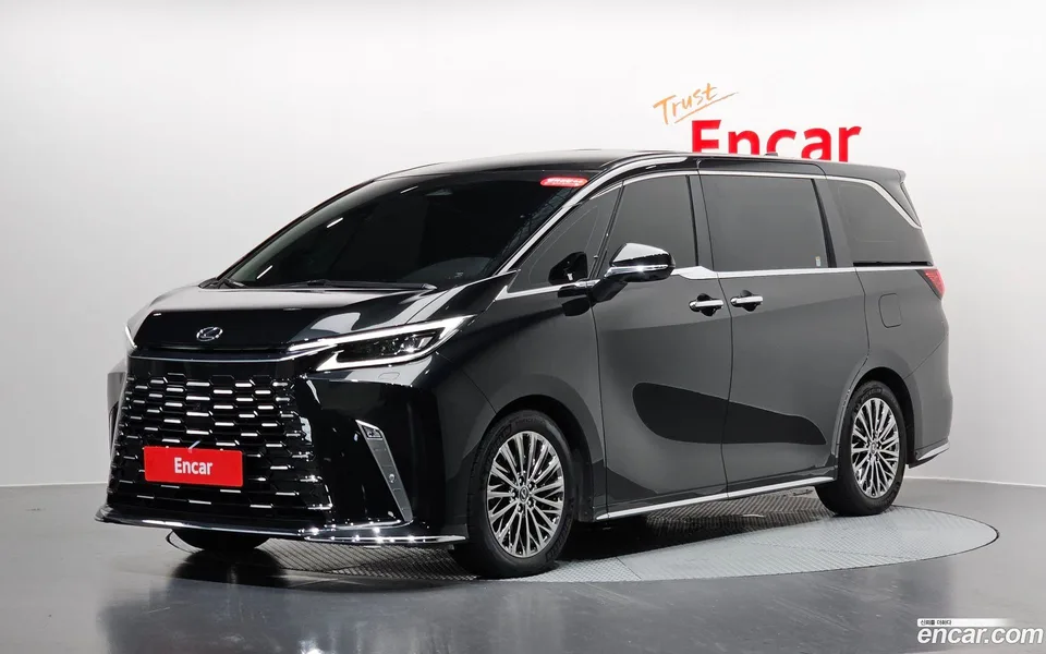 Lexus LM 500h 2024 — photo 1, buy with delivery to Moscow