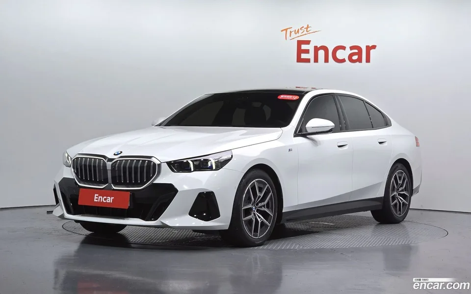 BMW 5 Series 520i M 2024 — photo 1, buy with delivery to Moscow