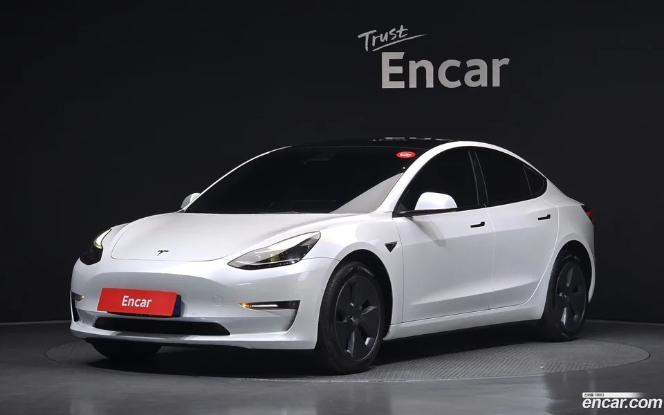 Tesla Model 3 AWD 2022 — photo 1, buy with delivery to Moscow