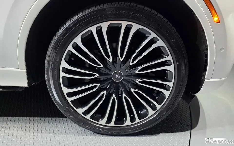 Lincoln Aviator 3.0 AWD 2022 — thumbnail 2