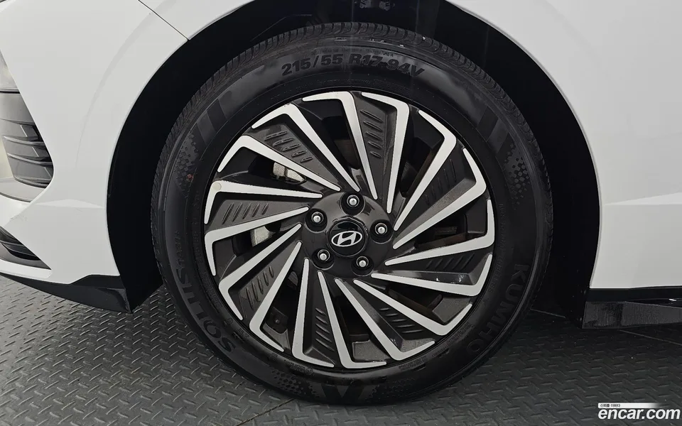 Hyundai Sonata The Edge Hybrid 2023 — thumbnail 2