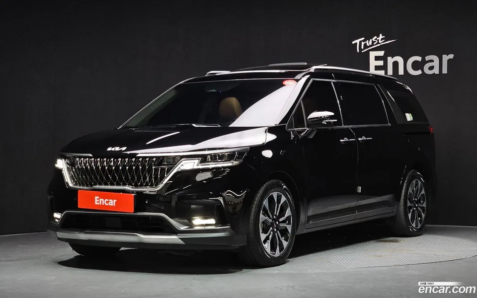 Kia Carnival 9 2022 — photo 1, buy with delivery to Moscow