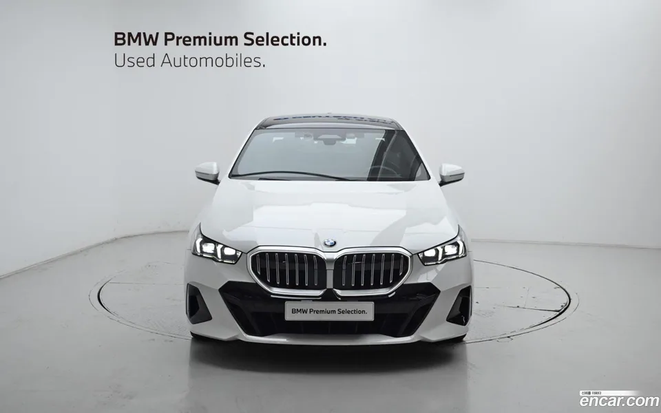 BMW 5 Series 523d M 2025 — thumbnail 3