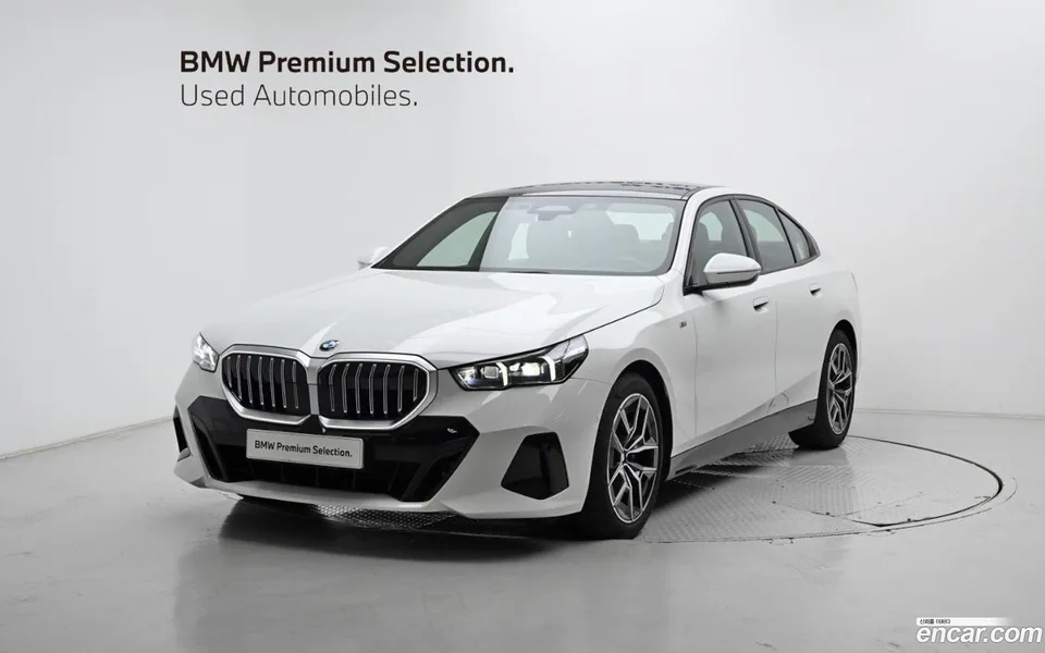 BMW 5 Series 523d M 2025 — photo 1, buy with delivery to Moscow