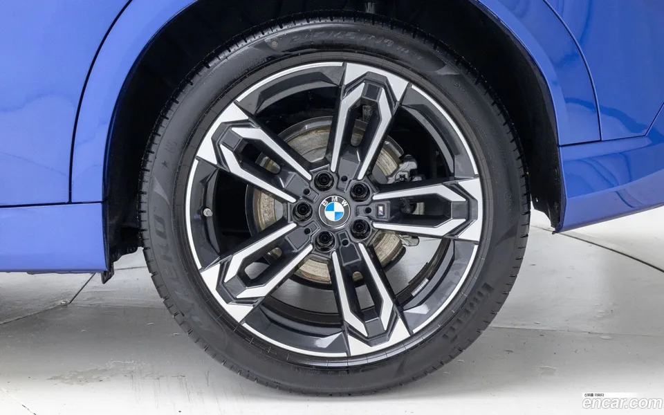 BMW X2 xDrive 20i M 2025 — thumbnail 2