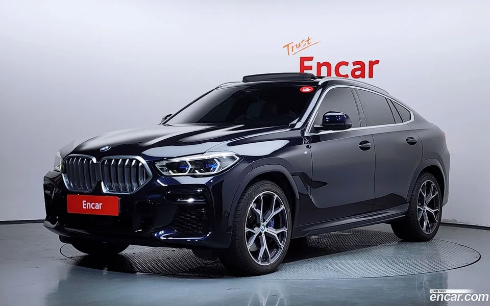 BMW X6 xDrive40i M 2022 — фото 1, купить с доставкой в Москву