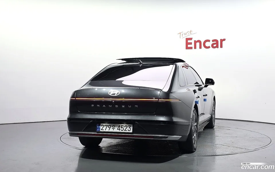 Hyundai Grandeur Hybrid 2023 — thumbnail 4