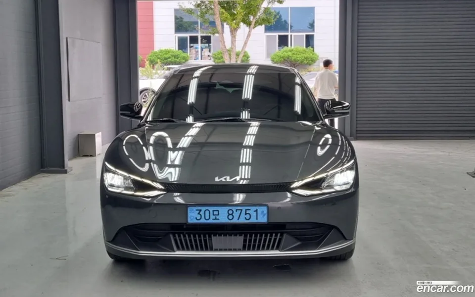 Kia EV6 2023 — thumbnail 3