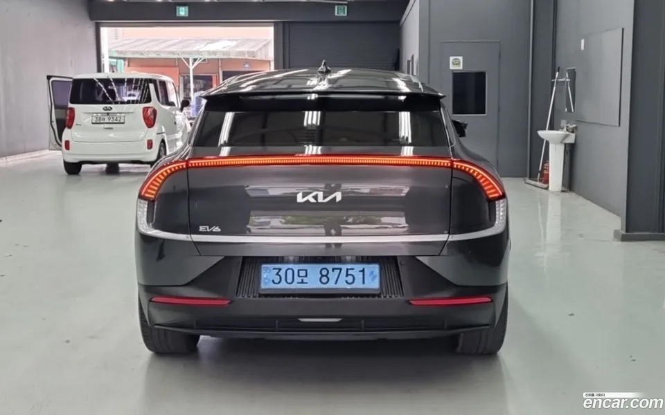 Kia EV6 2023 — thumbnail 4
