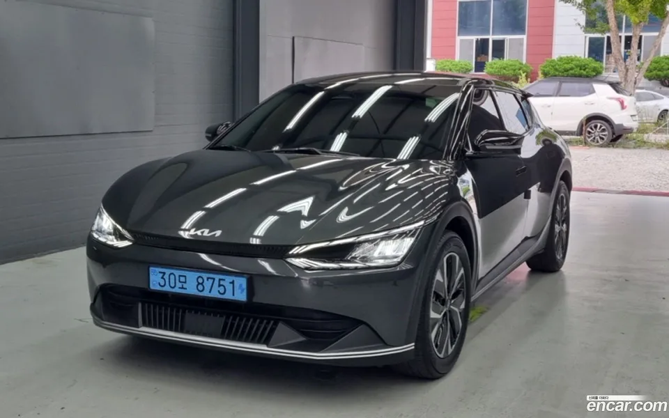 Kia EV6 2023 — photo 1, buy with delivery to Moscow