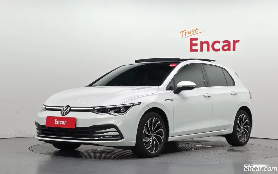 Volkswagen Golf 2.0 TDI 2023 — photo 1, buy with delivery to Moscow