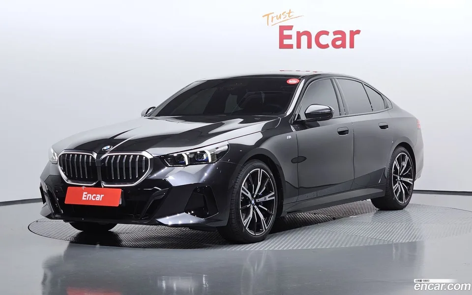 BMW 5 Series 530i xDrive M 2025 — photo 1, buy with delivery to Moscow