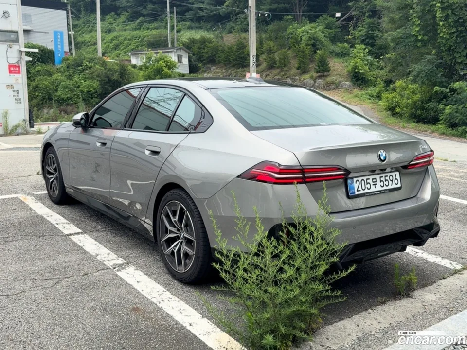 BMW 5 Series 520i M 2026 — thumbnail 4