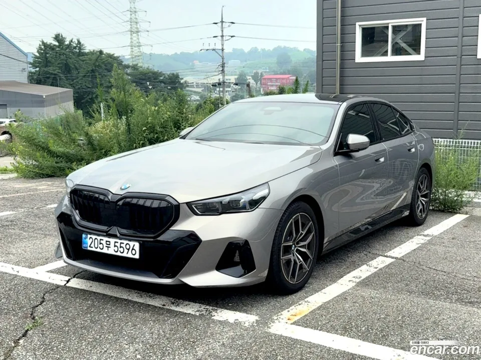BMW 5 Series 520i M 2026 — photo 1, buy with delivery to Moscow