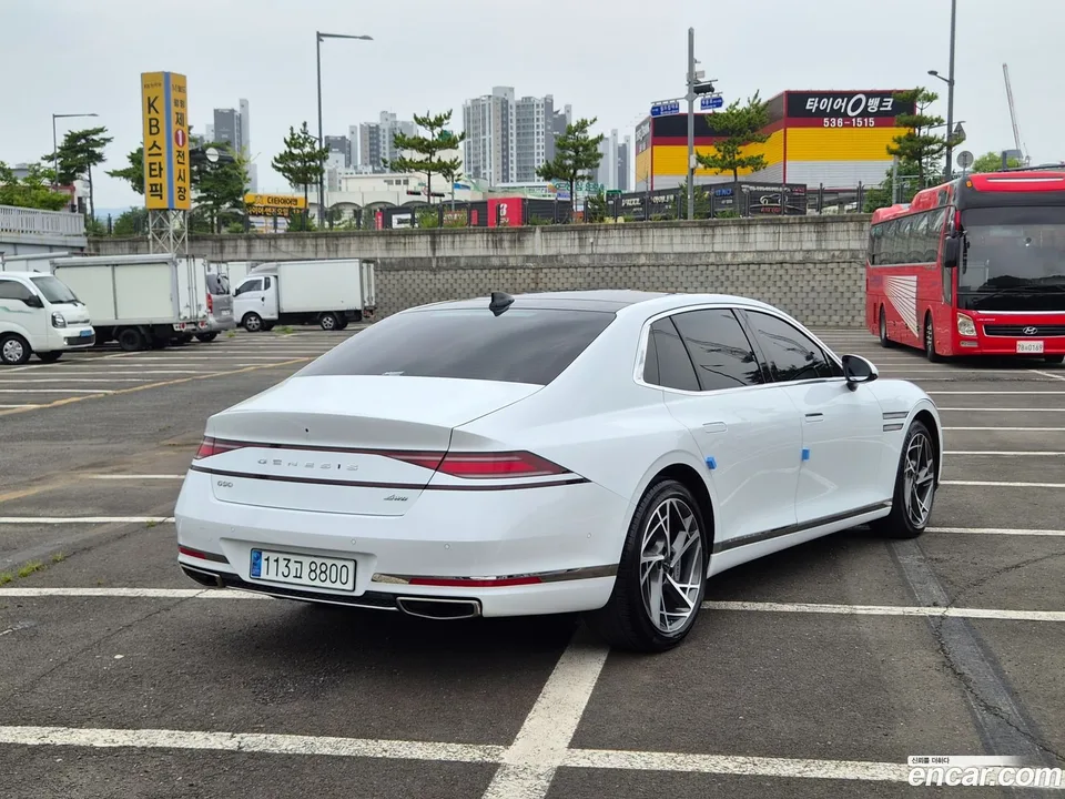 Genesis G90 3.5 AWD 2023 — thumbnail 2