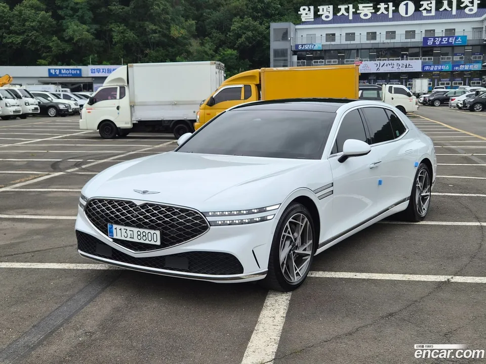 Genesis G90 3.5 AWD 2023 — photo 1, buy with delivery to Moscow