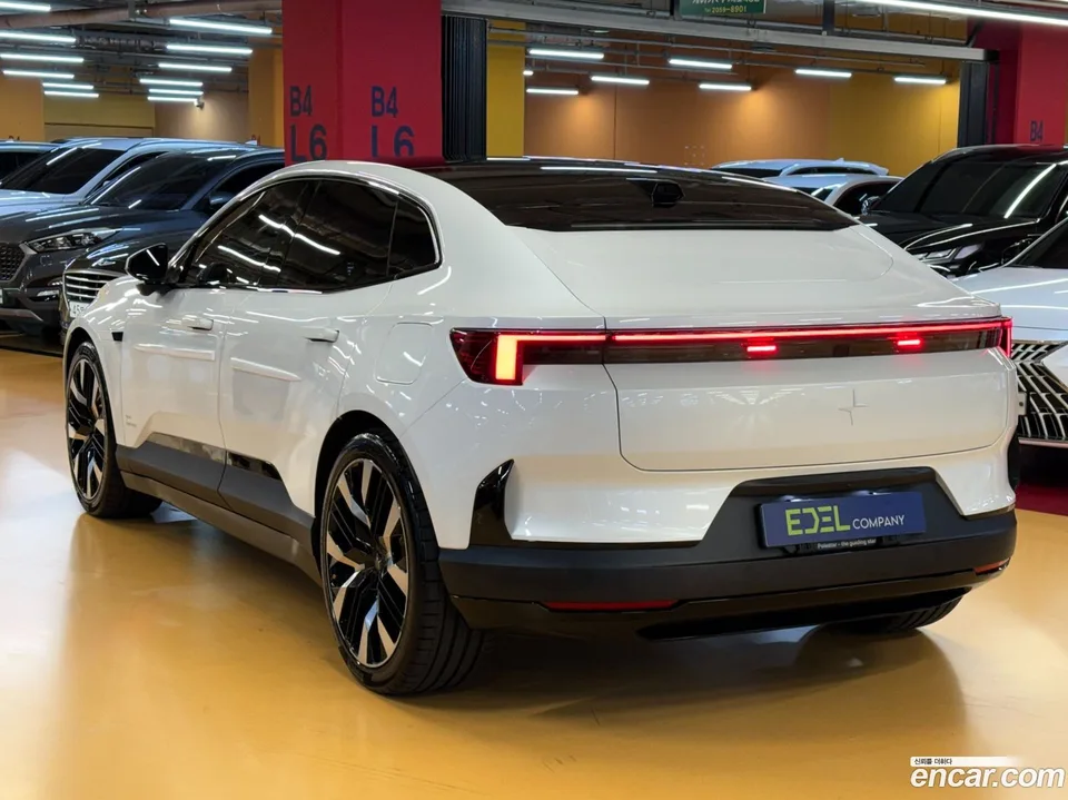 Polestar Polestar 4 2025 — thumbnail 4