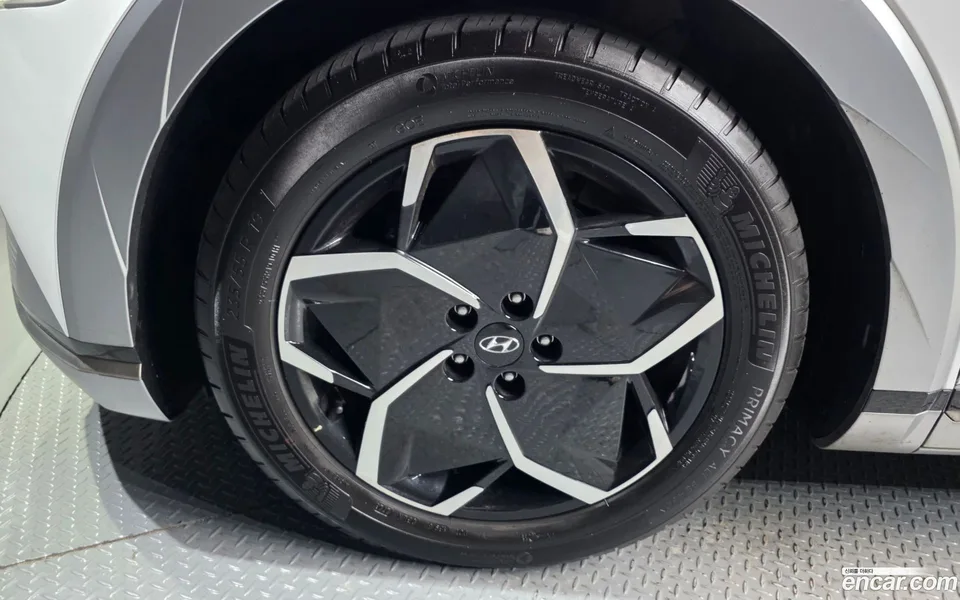 Hyundai Ioniq 5 2024 — thumbnail 5