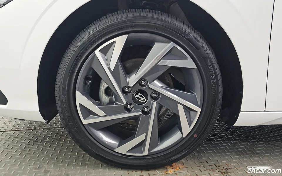 Hyundai Avante CN7 Hybrid 2025 — миниатюра 2